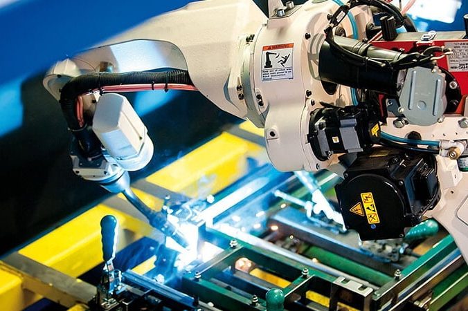 Solda automatizada por robô: benefícios e aplicações